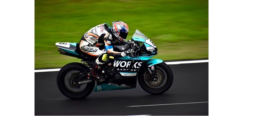 弊社社員が「鈴鹿4時間耐久ロードレース」で堂々の3位入賞！